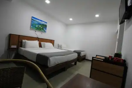 Serenity Tissa - 21