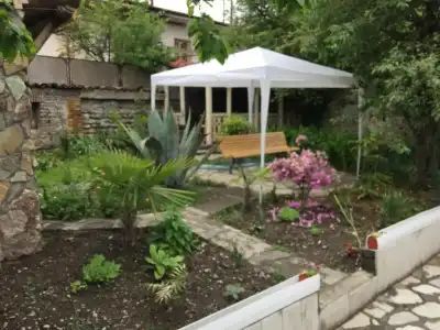 Nika's Guest House - 2