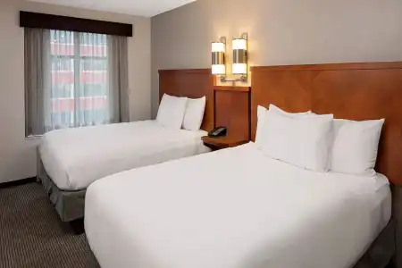 Hyatt Place Pittsburgh-North Shore - 4