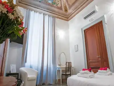 Lh Royal Suites - 30