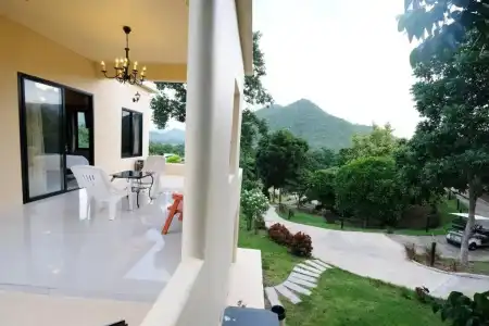 Hi - Scene Resort - 69