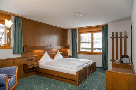 Grichting & Serviced Apartments - 158