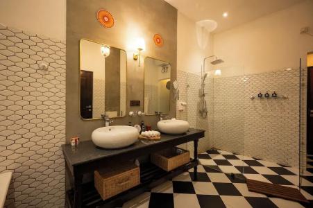 The Elephant Stables - 167