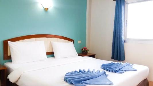 J Holiday Inn - 36