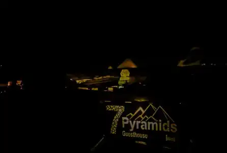 Seven Pyramids Inn - 43