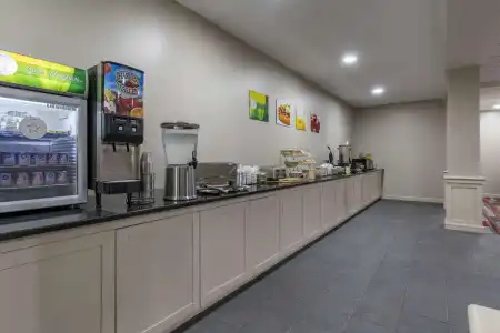 MainStay Suites Lexington I-75 - 10