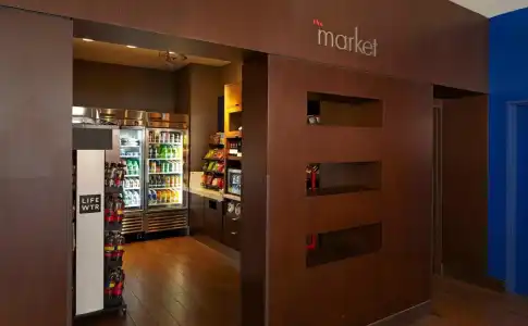 Courtyard by Marriott Los Angeles LAX/Century Boulevard - 12
