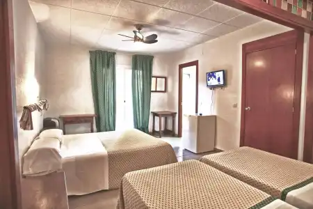 Hostal Isabel - 3