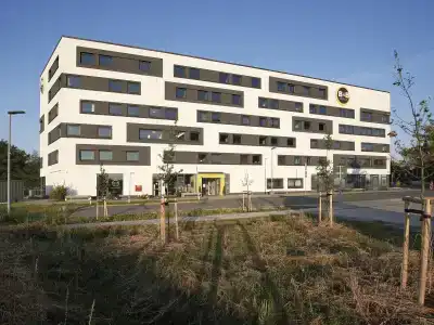Moxy Berlin Airport - 19