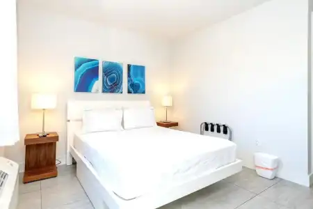 7130 Costa Boutique - 28