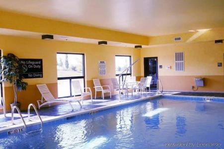 Hampton Inn & Suites Louisville East - 18