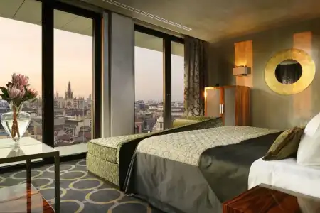 Uptown Palace - 11