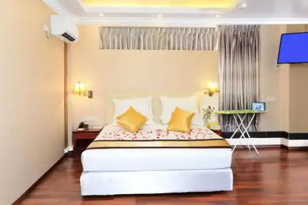 Grand United Ahlone Branch - 212