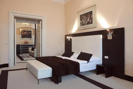 Old Town Square Residence by Emblem - 66