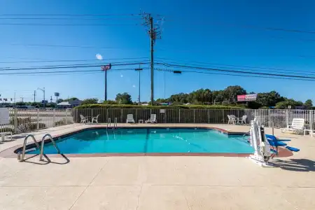 Motel 6 Montgomery - 12