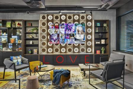 Moxy Lausanne City - 19