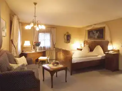 Romantikhotel - 1