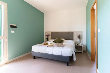 Club Del Sole Stork Family Collection - 210