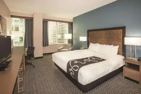 La Quinta Inn & Suites by Wyndham Chicago Downtown - 50