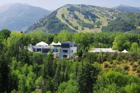 Aspen Meadows Resort - 4