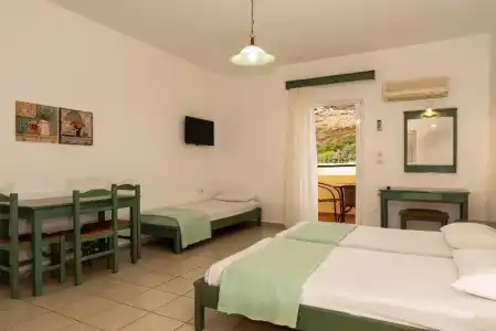 Elpis Studios & Apartments - 30