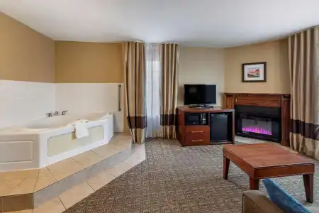 Comfort Inn & Suites Ventura Beach - 54
