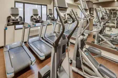 DoubleTree by Hilton & Suites Jersey City - 16