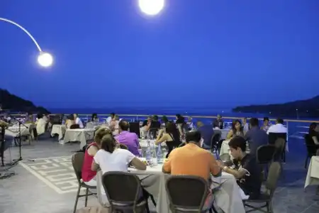 Plaza - 13