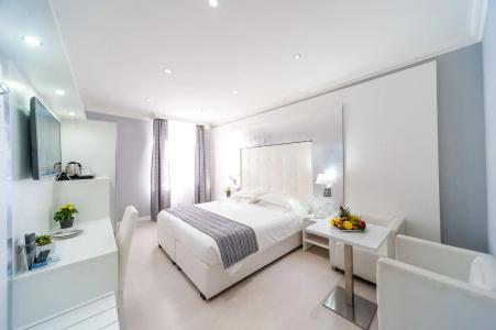 Relais Trevi 95 Boutique - 13
