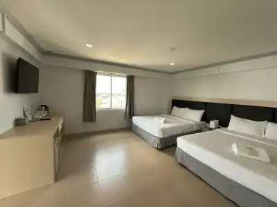 Regent Ngamwongwan - 39