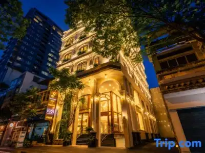 Happy Life Grand & Sky Bar - 99