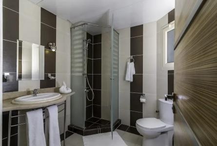 Royal Beach Serviced Apartments - 7