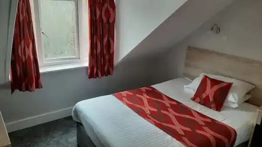 Sportsview Guest House - 32