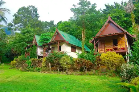 TP Hut Bungalows - 40