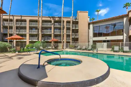 Best Western Plus Scottsdale Thunderbird Suites - 34