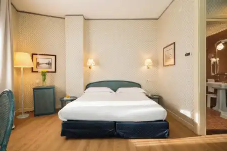 Grand Astoria - 43