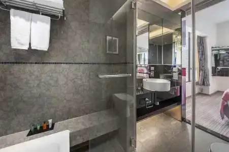 The Mercer - 9