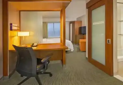 Springhill Suites New York Laguardia Airport - 27