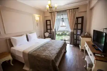 Livia Garden - 70