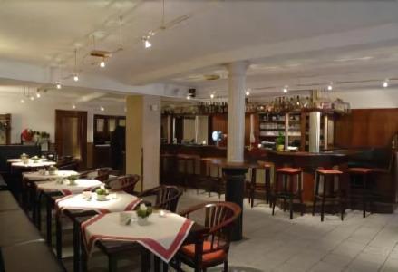 & Restaurant Arnoldusklause - 17