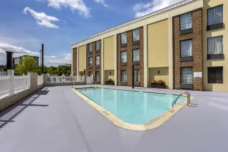 Best Western Harrisburg North - 14