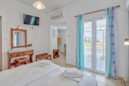 Pavlos Place - 200