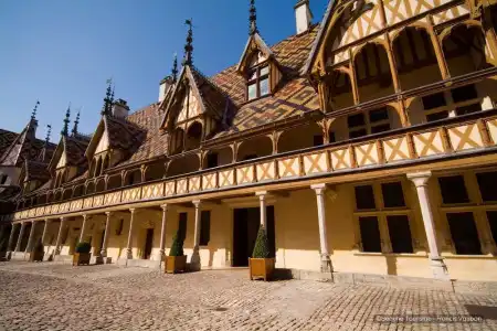 Campanile Beaune - 0