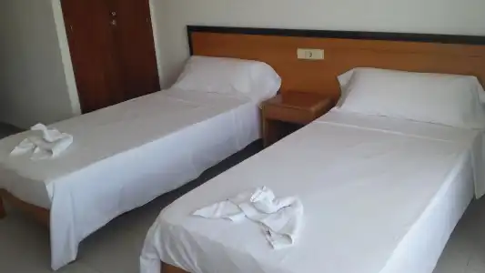 Hostal Port Corona - 1