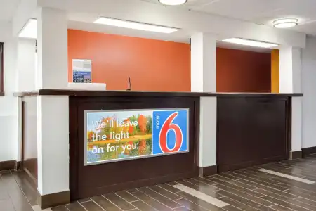 Motel 6 Macon, GA - 8