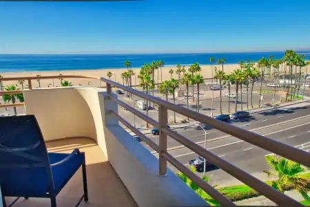 The Waterfront Beach Resort, A Hilton - 203