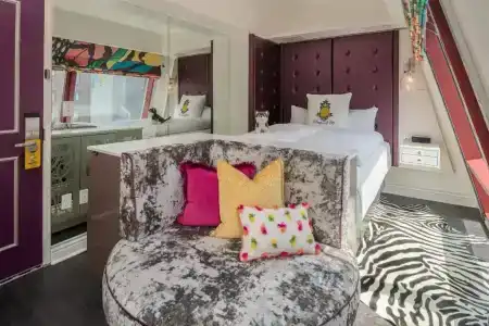 Staypineapple, An Artful, Midtown - 74