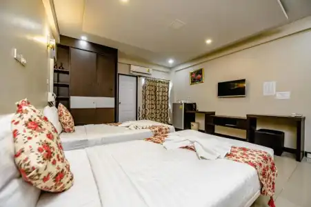 Gold Airport Suites - 45