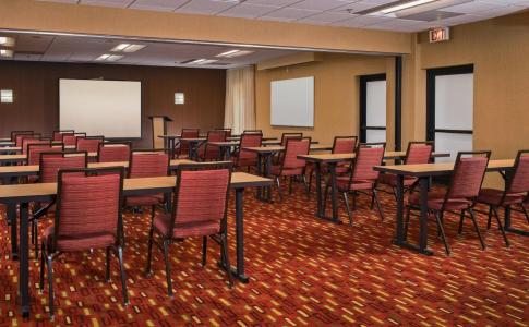 Courtyard Williamsburg Busch Gardens Area - 17