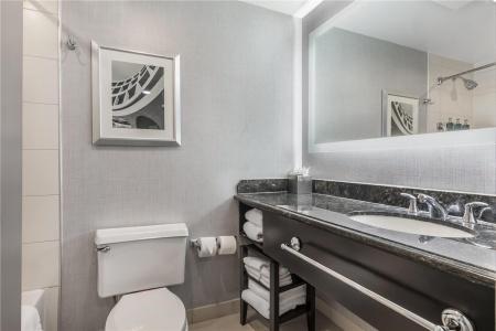 DoubleTree by Hilton Williamsburg - 68